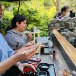 Active Mexican friends enjoyed Kamakura seaside and histories.